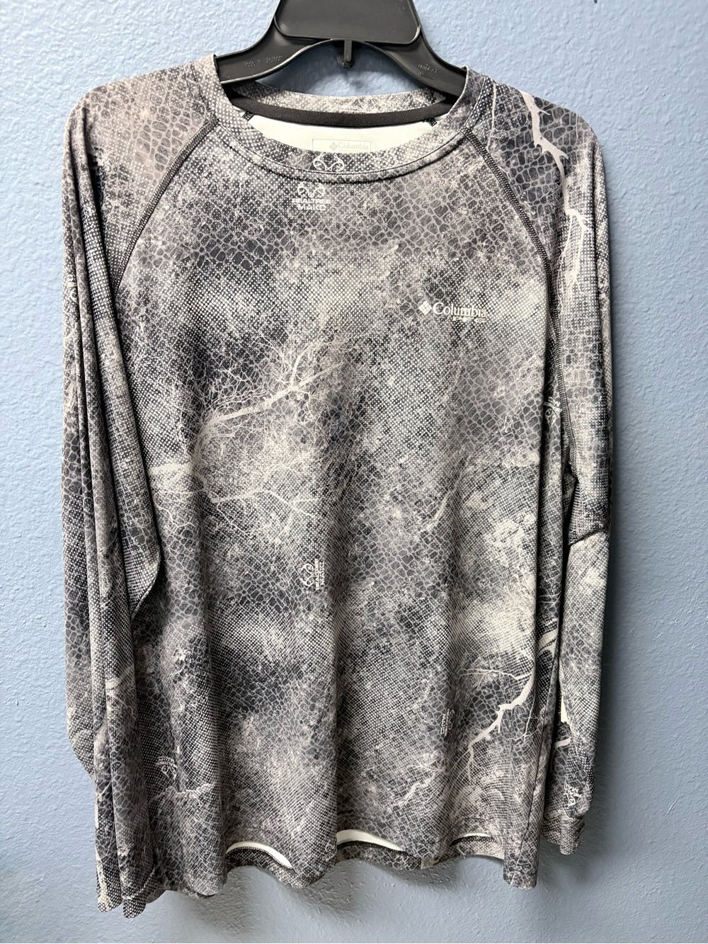 Columbia Gray and White Patterned Long Sleeve Performance Top Large